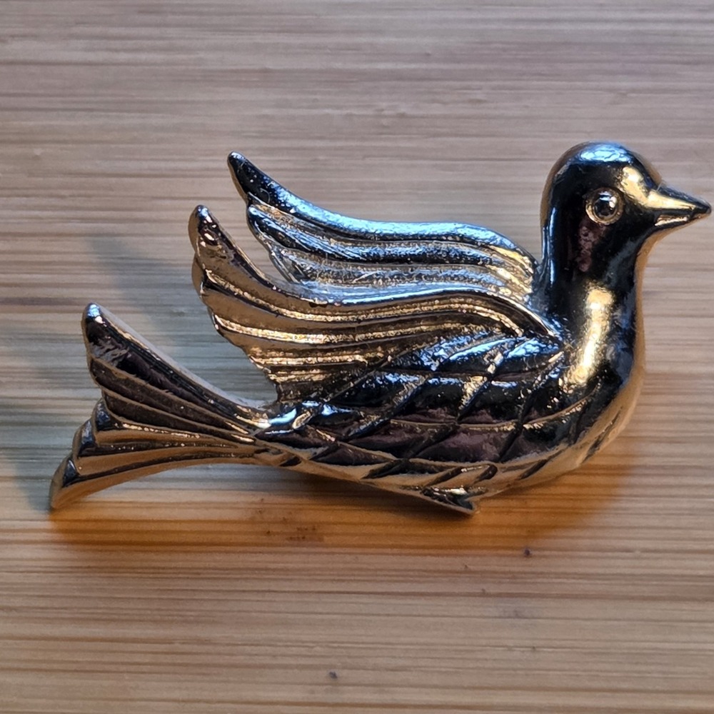 Vintage Signed ORA Textured Silver Tone Dove Bird Peace Wing Brooch‎ Pin
